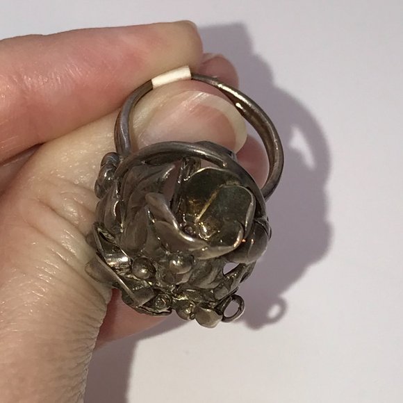 Vintage Sterling Silver Flower Ring, Size 7 1/2 - Picture 5 of 14
